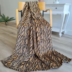 Bellatio Design Plaid - Fleece Deken - Tijger Dieren Print - 120 X 160 Cm -Beddengoed Winkel cabeab37ddc6452e9922157dc89ab538